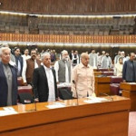 ورود غیر منتظره یک الاغ به پارلمان پاکستان+ فیلم