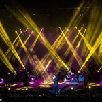 واکنش محسن یگانه به نمایش پرچم بحرین در کنسرتش + فیلم