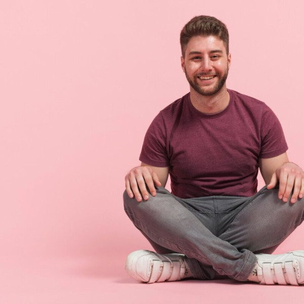 چهارزانو نشستن: عادت سلامتی یا آسیب‌زا؟