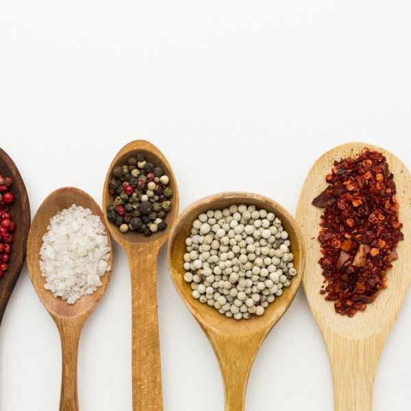 کاهش دمای بدن با طبیعت: کشف 7 ادویه معجزه‌آسا برای خنکای درونی