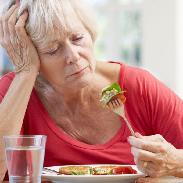 چه ویتامینی باعث میشه که انگیزه برای خوردن از دست بدهیم؟