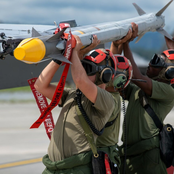 با موشک ایم ۹ سایدوایندر آشنا شوید: یک جهش در فناوری موشکی (با تصاویر)