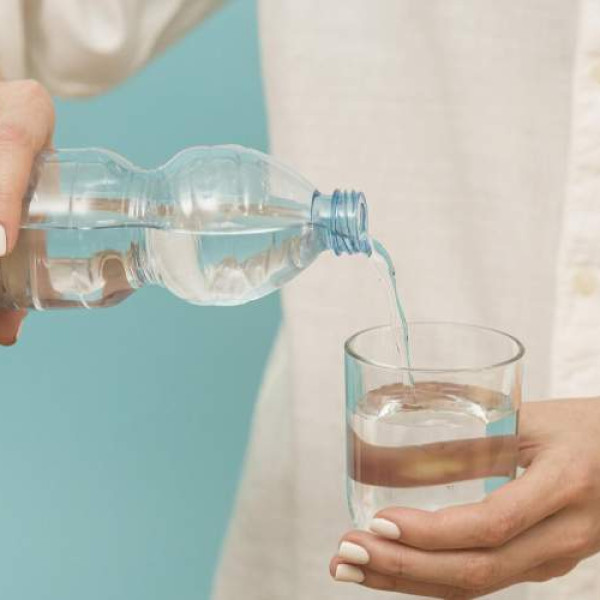 رمزگشایی از مخلوطی سوخته‌کننده در آب بطری‌ها