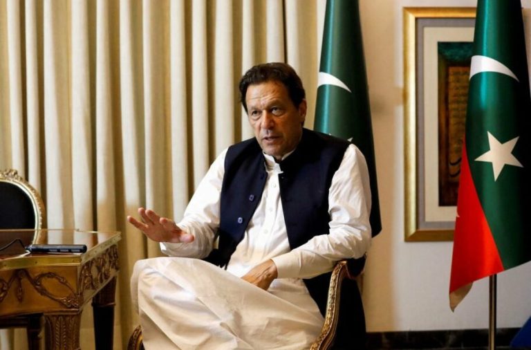 نخست‌وزیر سابق پاکستان از پشت میله‌های زندان با کمک هوش مصنوعی سخنرانی  کرد!