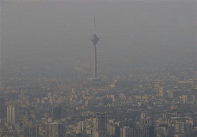 هوای تهران همچنان آلوده / ۱۰ نقطه از پایتخت در وضعیت قرمز