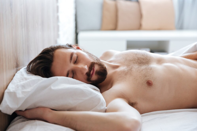 خوابیدن برهنه حتی در فصل سرما بهتر چرا؟
