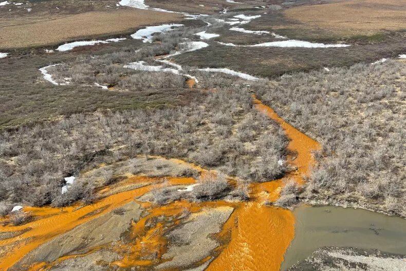 دلیل نارنجی شدن رودخانه های آلاسکا چیست؟