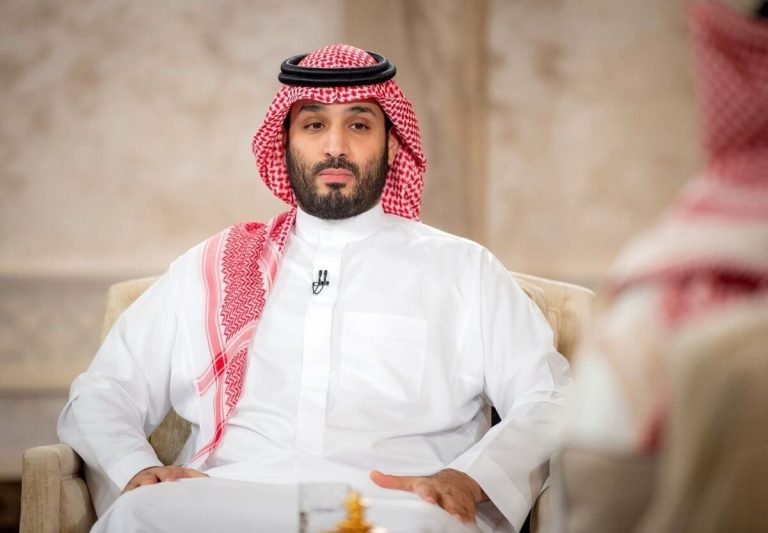 ولیعهد عربستان در تماسی تلفنی جایگاه رهبری موقت را تقویت می‌کند