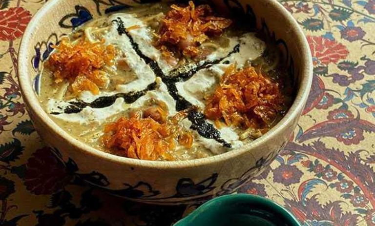 طرز تهیه آش ابوذردا؛ دستور سرگرم‌کننده برای تهیه آش چهارشنبه سوری