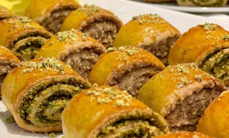 طرز تهیه شیرینی نازک و خوشمزه با پسته قزوینی: سرآشپزی شیرینی سنتی و لذیذ