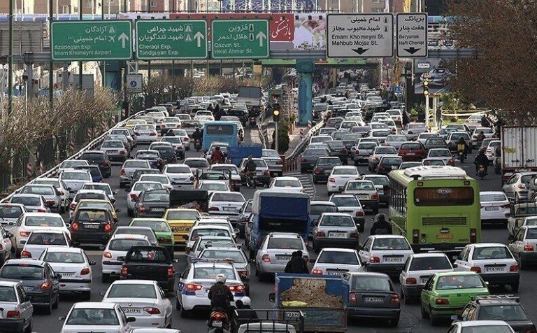 ترافیک غول‌آسا در معابر شلوغ تهران