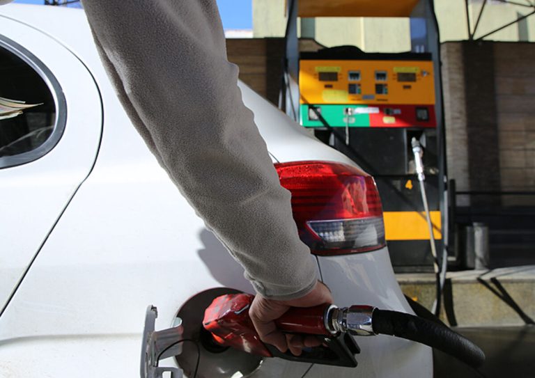 کاهش ۳.۸ درصدی مصرف بنزین در سومین روز فروردین: حرکتی فراتر از انتظار!