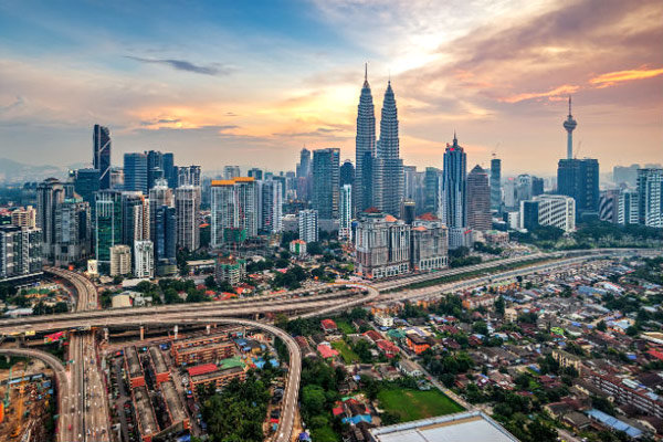 مالزی به دنبال کاهش نیروی کار خارجی غیرمتخصص