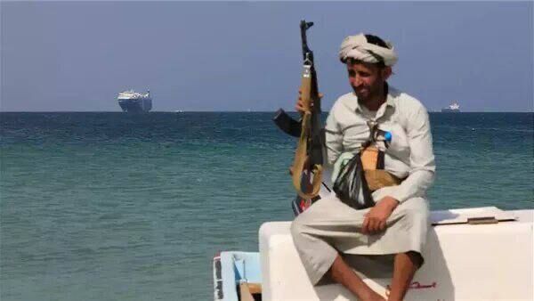 حمله دیدنی انصارالله به ناو هواپیمابر آیزنهاور: چالش نظامی در آب‌های یمن!