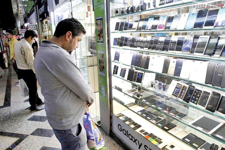 پوکو: پرده‌ی ارزان ترین گوشی ۵G جهان در حال آشکارسازی است
