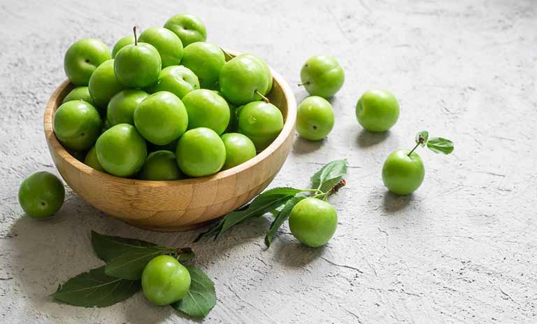 10 دلیل برای گروه‌هایی که بهتره گوجه سبز نخورند!