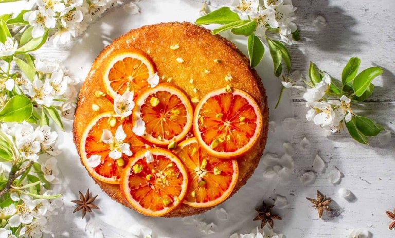 راز تهیه کیک انگوری و نارنجی: طعمی شیرین و شاداب برای مهمانی های بهاری