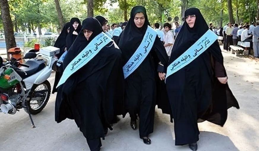 شروع ماجرای جدید: به دنبال جامعه‌ای پوشیده از حجاب