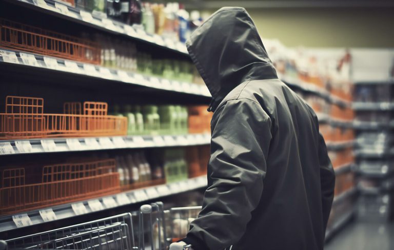 افزایش دزدی از سوپرمارکت‌ها و رکود اقتصادی: خطرات برای جوامع فقیر