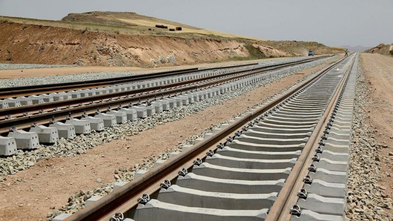 پروژه عظیم ریلی: رونمایی از خط آهن یزد-اقلید، اتصال نوین در مسیر ترابری ایران!