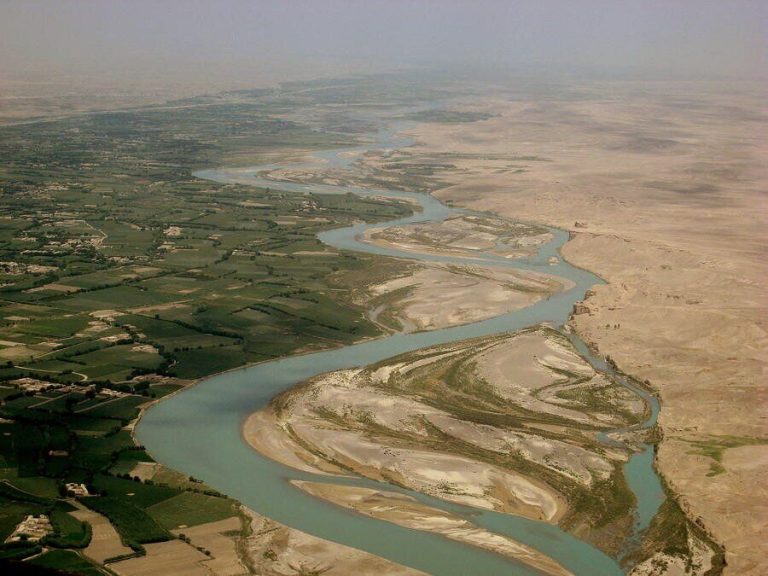 حقابه ایران: لحظه ترک خاک سیستان و بلوچستان + فیلم آشوبناک