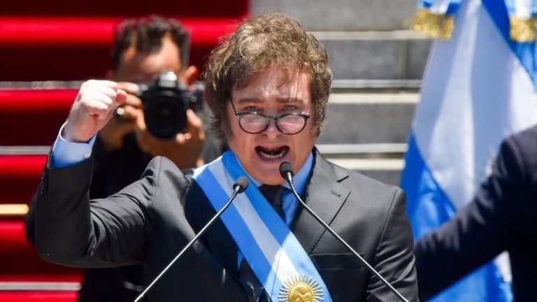حمله خشن و ناگهانی با قمه به رییس جمهور آرژانتین
