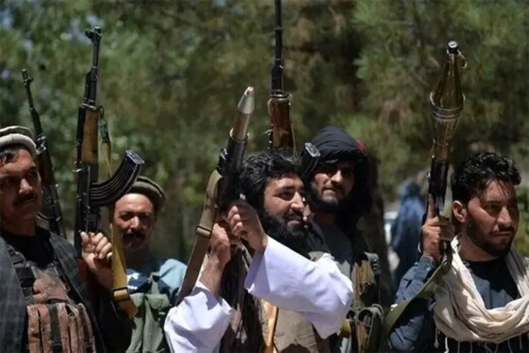 تلفات در تنش‌های مرزی: طالبان و نیروهای پاکستانی در درگیری خونین، 5 قربانی بر جای گذاشتند