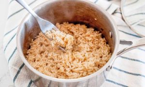 پنج دستور پخت جادویی با برنج قهوه‌ای: سلامتی و طعم لذیذ در یک پیشنهاد!