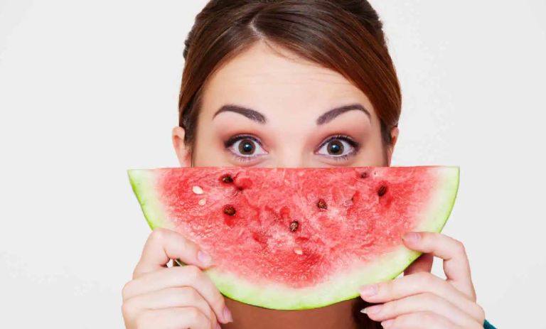 هندوانه و دیابت: آیا این میوه شیرین برای دیابتی‌ها مناسب است؟