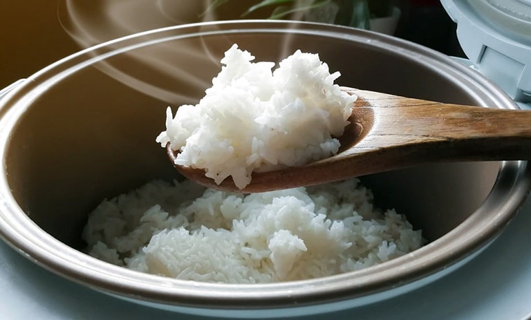 نکاتی برای جلوگیری از چسبیدن برنج در پلوپز و لذت بردن از طعم خوشمزه آن