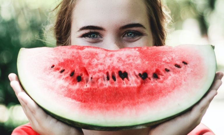 9 فایده شگفت‌انگیز هندوانه برای زنانی که نمی‌توانند بی‌توجه بگذرند!