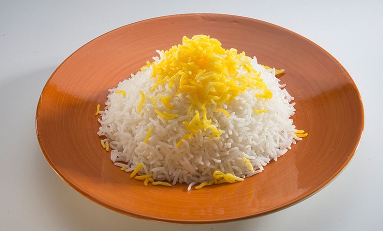 راز موفقیت در آشپزی: هنر طبخ برنج دم سیاه به روش آبکشی و کته