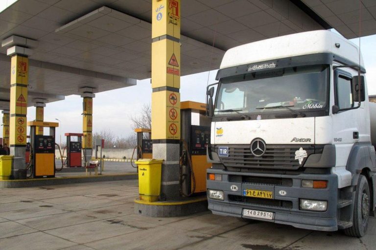 بنزین در جایگاه خالی، سهمیه سوخت رانندگان کامیون بی‌پاسخ می‌ماند!
