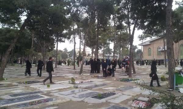 بهشت زهرا خالی ولی کمبود جا قابل مشاهده است!