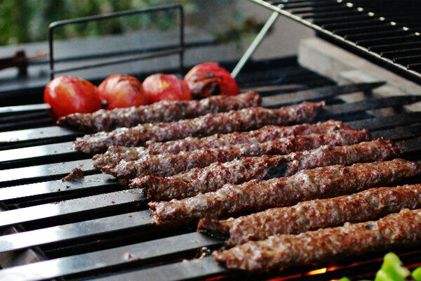 خطای رایج: عادتی که طعم کبابتان را نابود می‌کند!