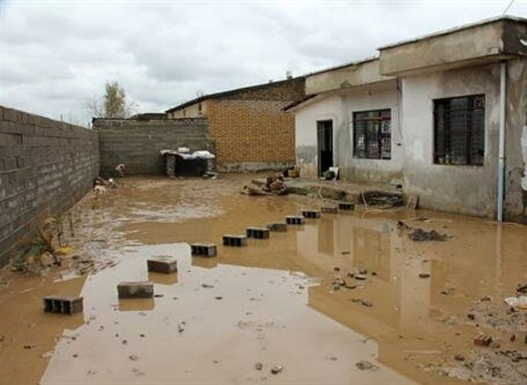 روستای رحیم‌آباد صالح‌آباد: غرق در آب‌های سیلابی خراسان رضوی!