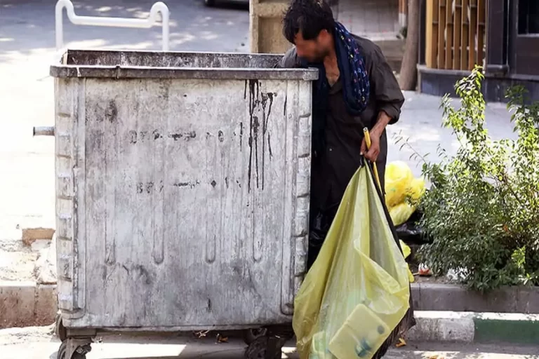 سودهای نجومی امپراتوری مافیای زباله: فراتر از درآمد زباله‌جمع‌کن های سنتی / درهای بسته به روی کارگران غیر مجاز