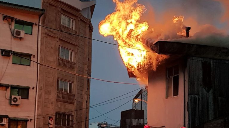 شعله‌های وحشت در دل خانه: فاجعه آتش‌سوزی در خانه‌ای مسکونی در مشهد