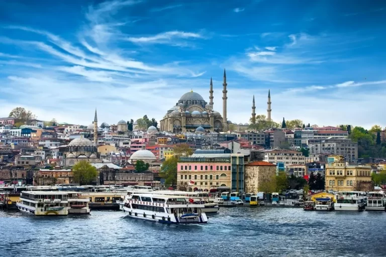 فرصت استثنایی! کشف هزینه‌های ویژه برای سفر هوایی به استانبول – ۲۳ خرداد ۱۴۰۳