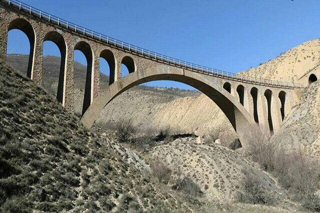 “نقطه‌ی جذاب برای تردد: ساخت پل جدید در مسیر آزادراه تهران-کرج” + تصویر