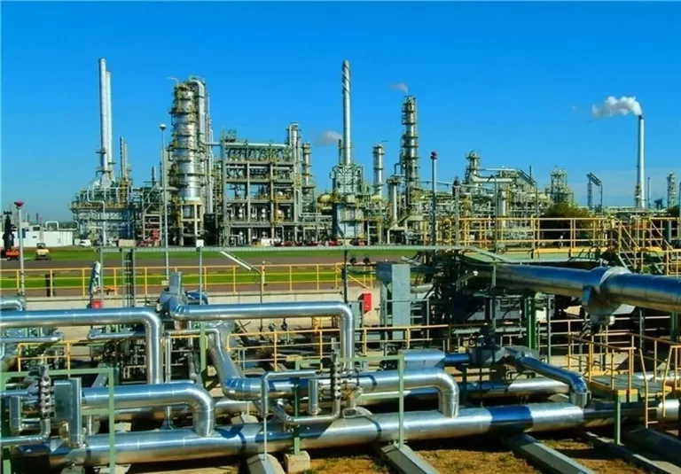 شرکت پالایش نفت بندرعباس اعلام کرد: با عاملان متخلف به شدت برخورد خواهد شد!