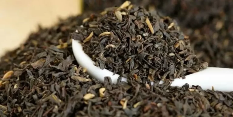 محدودیت جدید واردات چای: بازار تحت تأثیر سیاست‌های تازه