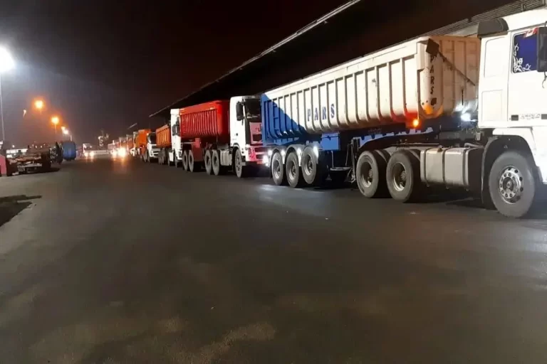 تهدید بیکاری برای 60 هزار کامیون‌دار ایرانی؛ جاده‌های تجارت در قبضه کامیون‌های خارجی!