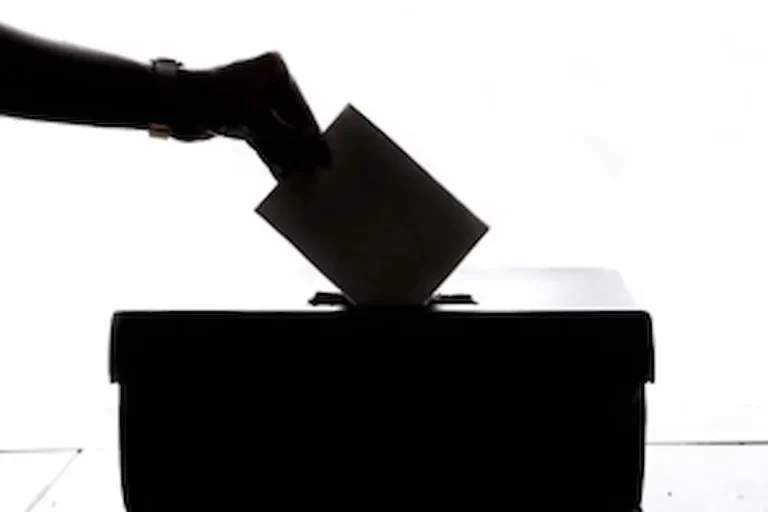آغاز فرآیند رأی‌گیری: اعلام زمان شروع اخذ رای توسط ستاد انتخابات کشور