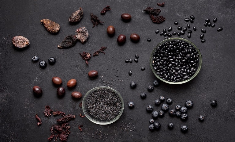 کشف 5 معجزه سیاه در آشپزخانه: خوراکی‌هایی که با خوردنشان وزن کم می‌کنید!