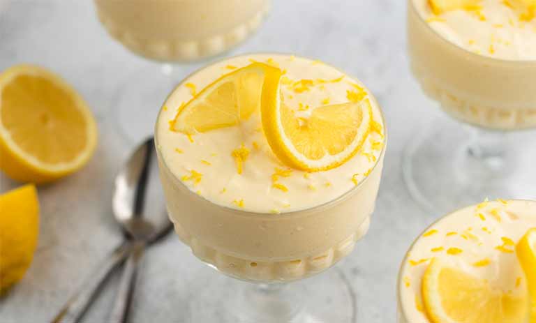 دستور پخت جادویی: دسر موس لیمو خوشمزه با کرم لیموی اعجازی
