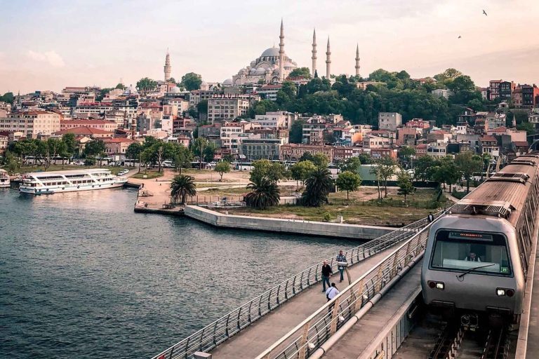 آیا 20 میلیون تومان کلید رویایی سفرهای ترکیه‌ای است؟ معمای ویژه درون جدول!