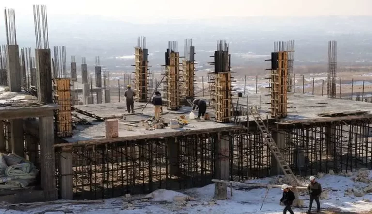 ریزش عمودی در عرصه تولید مسکن ایران: نگاهی به سقوط بی‌سابقه در صنعت ساخت‌وساز