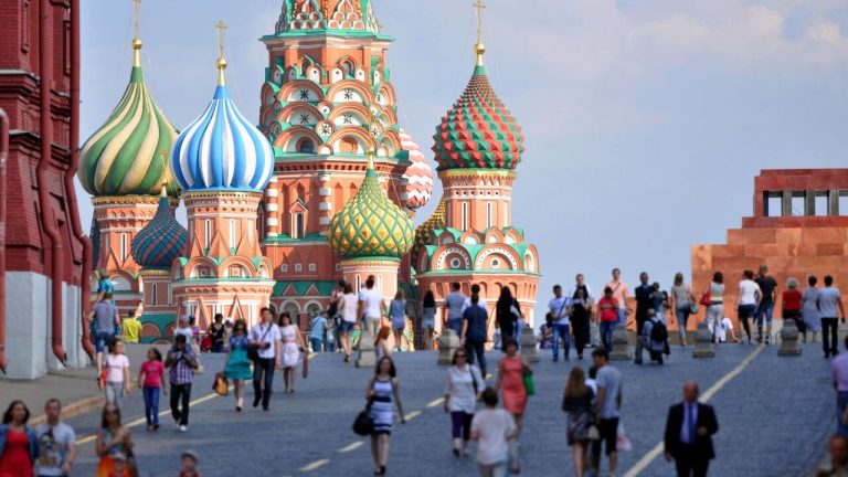 سفر به دل روسیه: ماجراجویی در مسکو و سنت پترزبورگ با چه بودجه‌ای امکان‌پذیر است؟ | هزینه‌هایتان را با این جدول برآورد کنید!