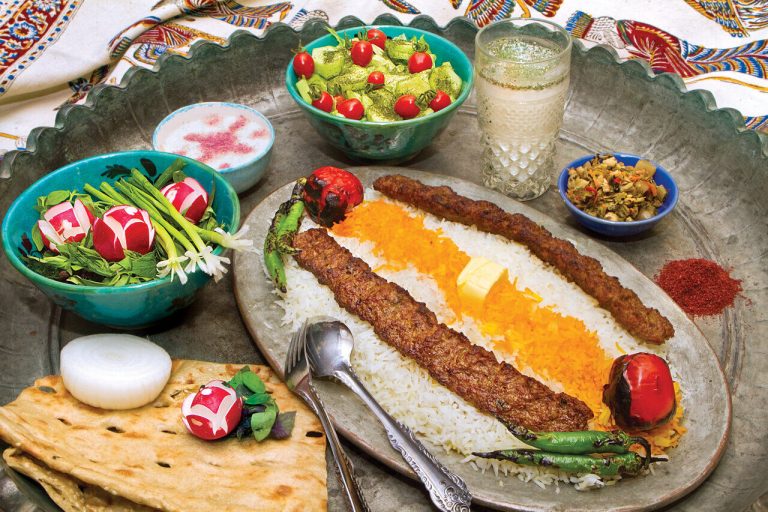 کشف قیمت‌های نجومی چلوکباب در رستوران سنتی! شگفتی‌زده شوید + گالری عکس